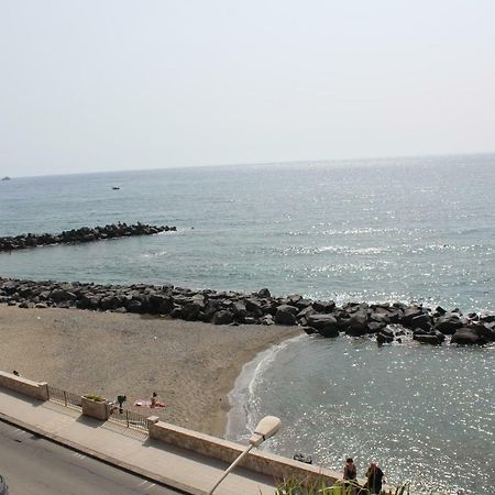 Appartamento Vista D'Incanto Giardini Naxos Exterior foto