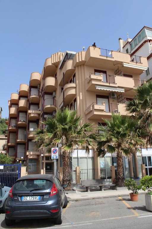 Appartamento Vista D'Incanto Giardini Naxos Exterior foto